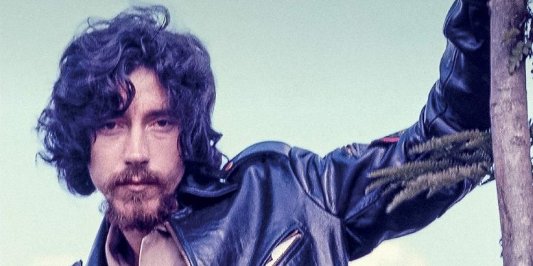 Raul Seixas: o legado do profeta do rock brasileiro