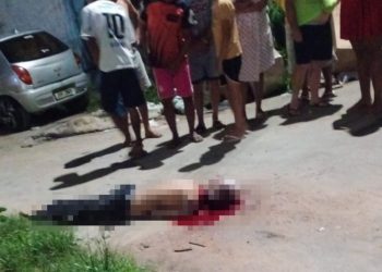 Vídeo forte! Crânio estourado por balaço certeiro