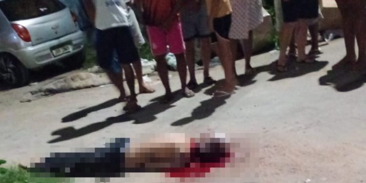 Vídeo forte! Crânio estourado por balaço certeiro