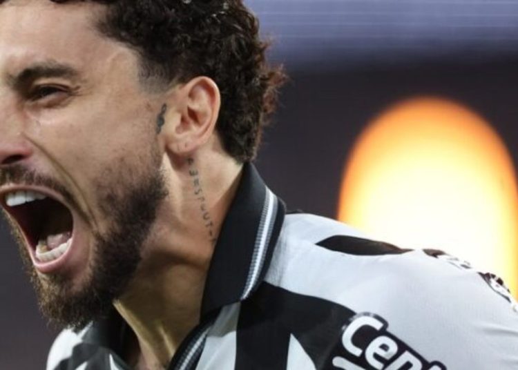 Botafogo vence Ceará em jogo de 5 gols