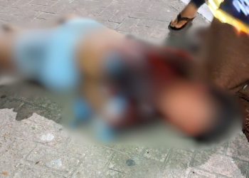 Vídeo forte mostra momento que moradores da Compensa acham corpo de homem morto