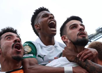Palmeiras vence Al Ahly e fica mais perto das oitavas da Copa de Clubes