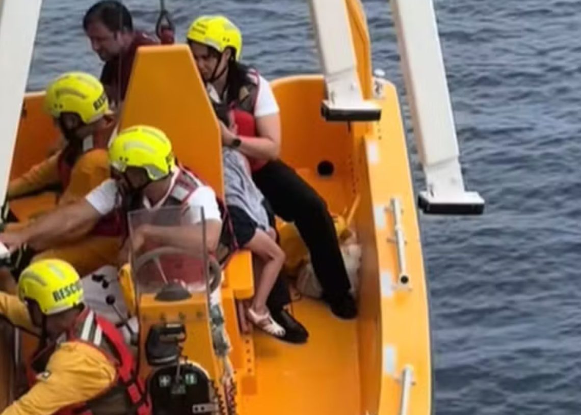 Resgate dramático: Pai se joga no mar para salvar filha que caiu de cruzeiro da Disney