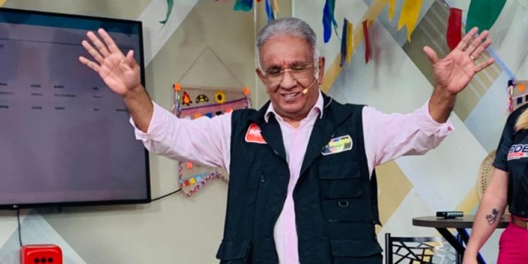 Segunda no Maskate na TV com a convidada Karla Costa; o programa começa às 12h45