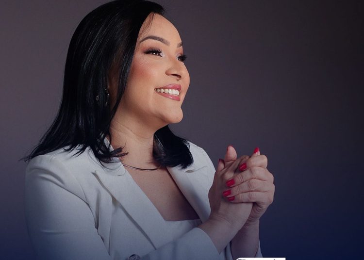 Segunda no Maskate na TV com a convidada Karla Costa; o programa começa às 12h45