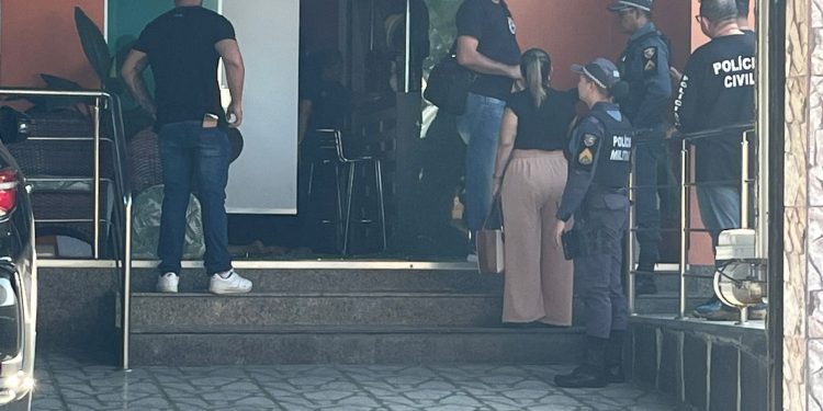 Invadiram casa de empresário e o executaram durante a madrugada