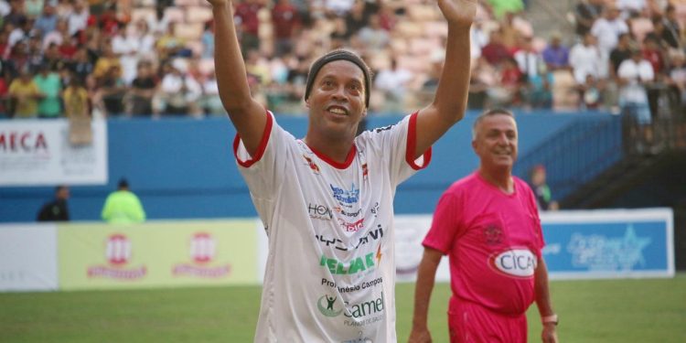 Craques brilham em empate beneficente na Arena da Amazônia “Jogo das Estrelas”