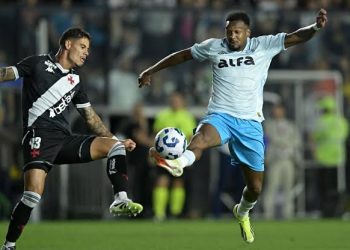 Vasco e Grêmio empatam em jogo tenso pelo Brasileirão