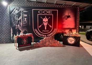 Escondia 165 quilos de drogas em casa e foi surpreendido pelos policiais que acharam os entorpecentes após denúncia