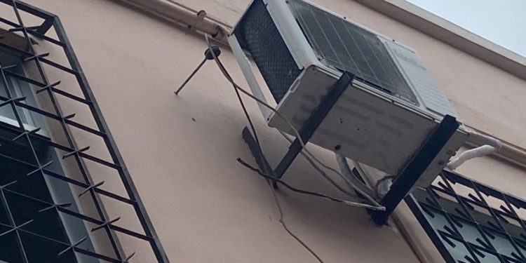 Pagando os pecados: Homem morreu ao tentar furtar fios da igreja