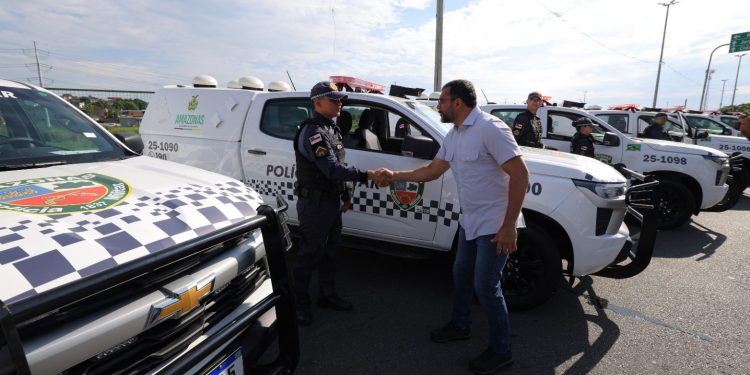 Governador Wilson Lima entrega mais de 360 novas viaturas para reforço da segurança na capital