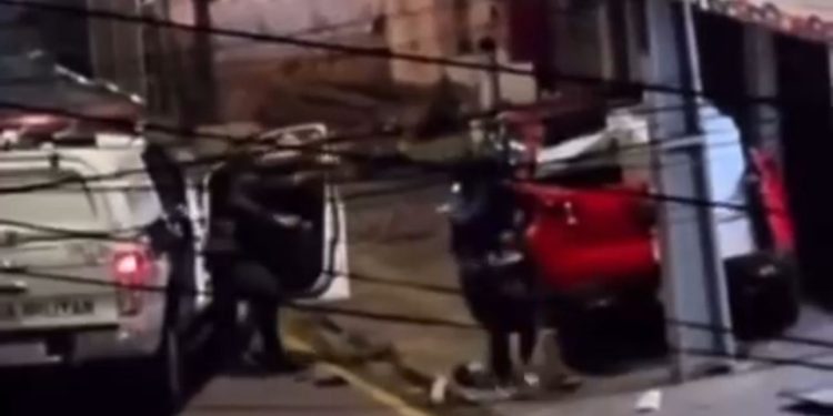 Queriam ficar cheirosos para as “blindadas” – Assaltantes invadem perfumaria e são presos no Alvorada