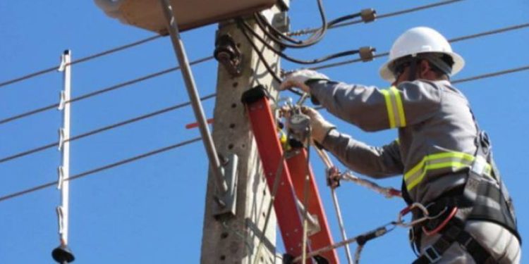 Sem energia em cinco bairros nesta terça-feira (2)