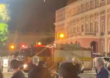 Bombeiros controlam princípio de incêndio em restaurante no Largo de São Sebastião