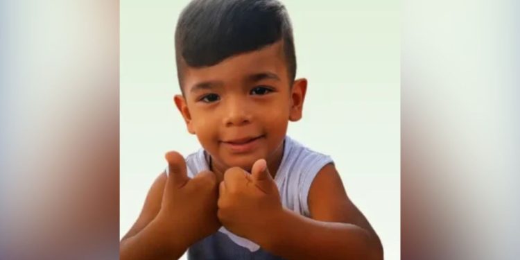 Afogamento de garoto de 4 anos em Manaus aconteceu enquanto pais saíam em busca de comida