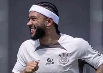 Corinthians empata com o Botafogo fora de casa e passa o Fluminense na tabela