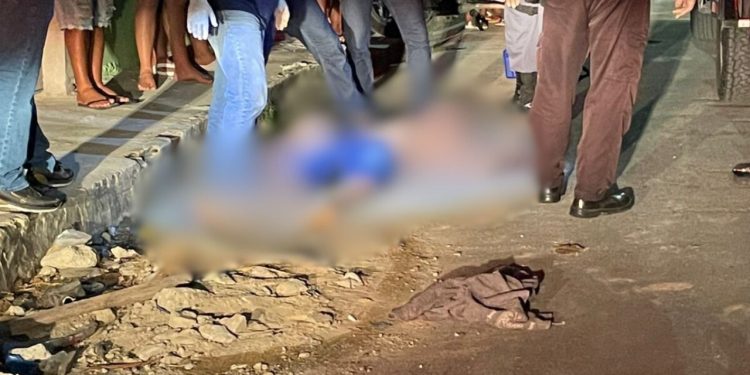 Veja: Brincando de soltar ‘papagaio’, homem é executado no meio da rua no Novo Aleixo