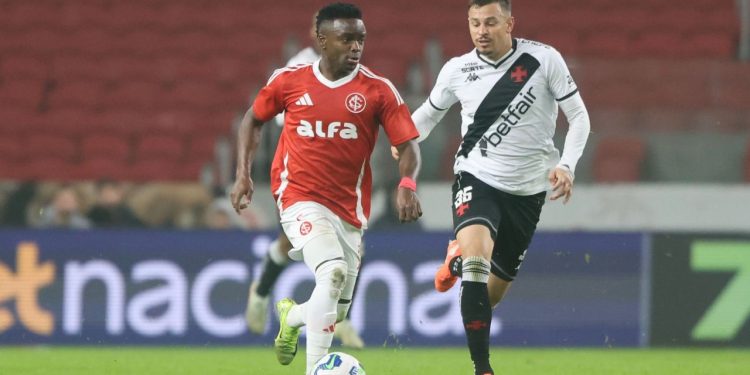 Vasco leva sufoco no fim e empata com Inter