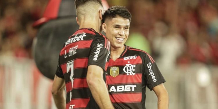 Flamengo bate o Atlético-MG e reassume a liderança do Brasileirão