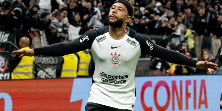 Corinthians vence Palmeiras com gol de Memphis Depay e sai na frente na Copa do Brasil