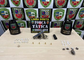 Traficante azarento! Estava com pistola e trouxinhas e foi parado pelos policiais