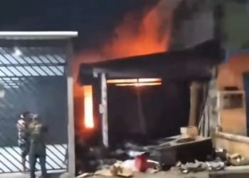 Cheirou pó, ficou doidão e ateou fogo na própria casa