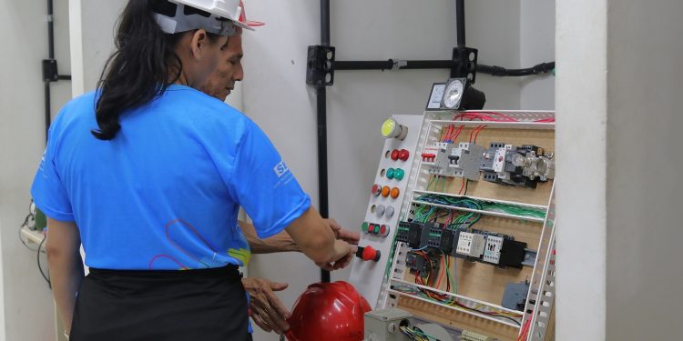 Amazonas abre inscrições para 2.855 vagas gratuitas em cursos de qualificação e aperfeiçoamento