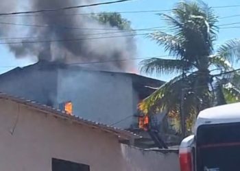 Incêndio atinge casa no bairro da Paz; família sobrevive