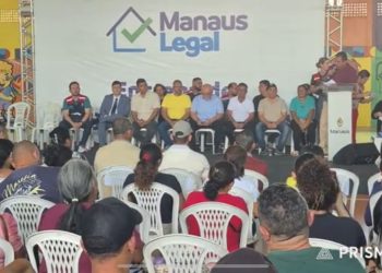Prefeito David Almeida entrega Títulos