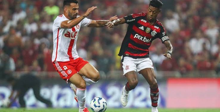 Flamengo e Internacional iniciam confronto por vaga nas oitavas da Libertadores