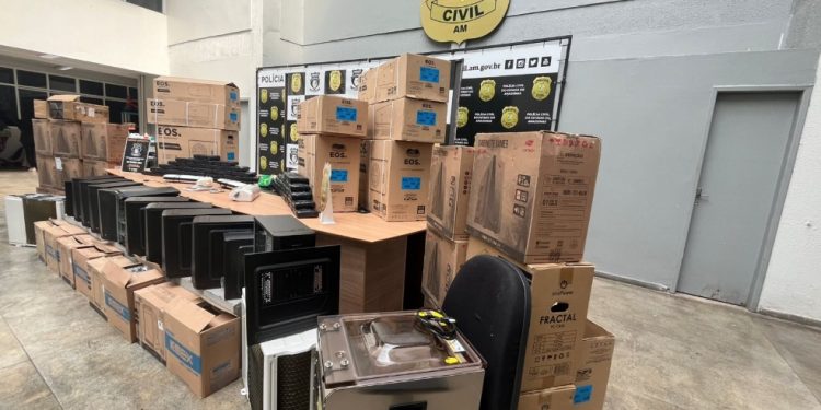 Drogas eram escondidas dentro de equipamentos eletrônicos para serem transportadas a outros estado