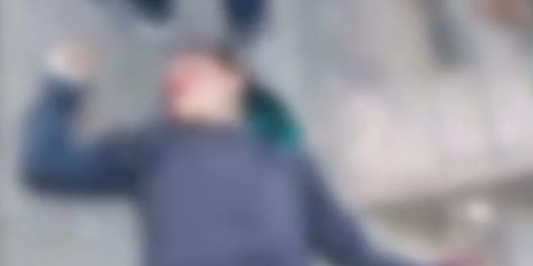 Pegou facada no pescoço na tentativa de assalto. veja o vídeo