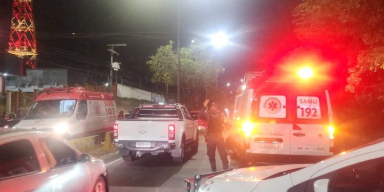 Colisão deixa mulher em estado grave na Av. Rodrigo Otávio