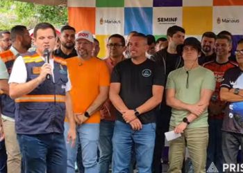 Prefeito David Almeida anuncia reforma do campo 11 de Maio