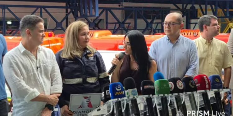 Entrega de cinco ambulâncias para o Samu