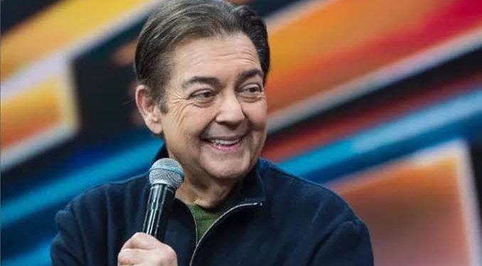 Faustão é internado em SP por infecção na perna e filho cancela festa