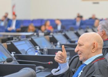 Domingos Chalub se aposenta e é homenageado