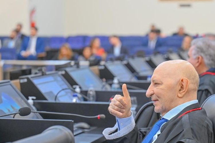 Domingos Chalub se aposenta e é homenageado