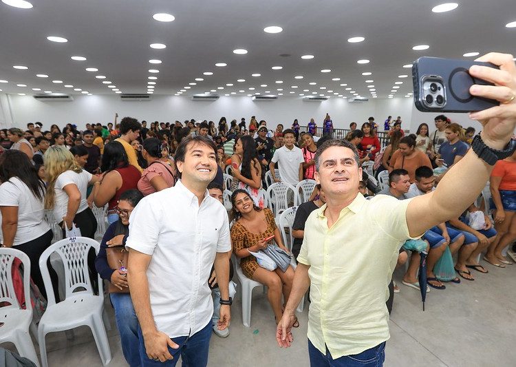 David Almeida acompanha entrega de pulseiras do #SouManaus Passo a Paço 2025 e alerta contra venda ilegal