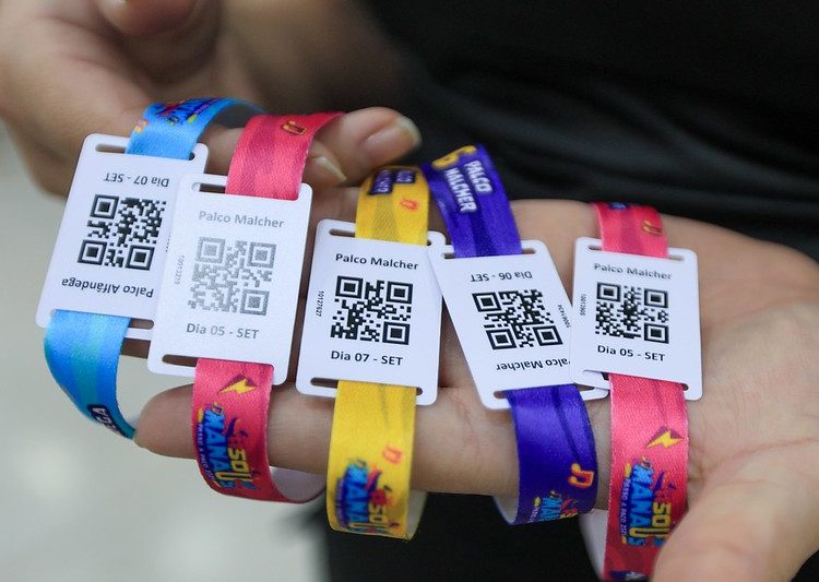 Justiça determina retirada imediata do ar de sites que faziam a venda fraudulenta de pulseiras do #SouManaus
