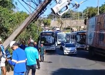 Capotamento deixa um homem morto na Avenida do Turismo, em Manaus