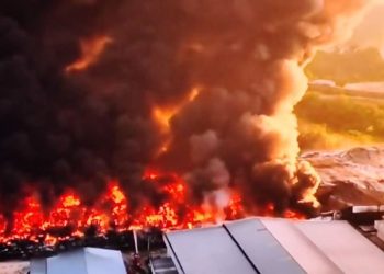 48 Horas de Caos: Corpo de Bombeiros combate o maior incêndio da história de Manaus