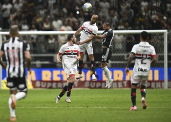 Tricolor vence o Atlético e quebra jejum de 34 anos