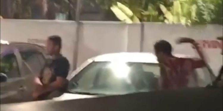 Pancadaria acaba com homem preso após ele agredir uma mulher na porta da UPA