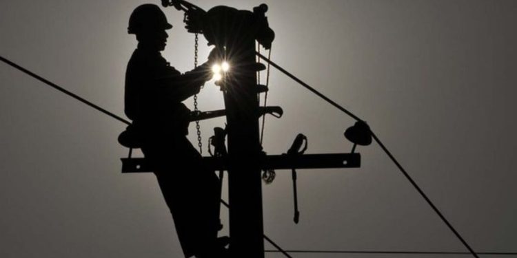 No breu! Seis bairros ficam sem energia nesta quinta-feira (28)