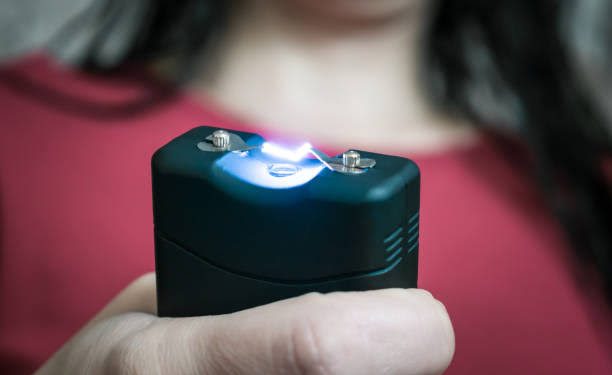 Arma de choque – Mulheres no Amazonas podem usar para se defender