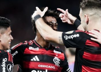 Flamengo vence Internacional no Maracanã e abre vantagem nas oitavas da Libertadores