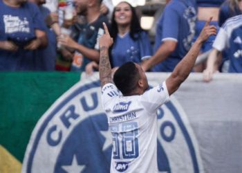 Cruzeiro vence o Botafogo fora de casa e retoma liderança do Brasileirão