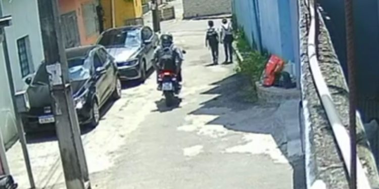 No Coroado, estudantes de 10 e 12 anos são vítimas de assalto na saída da escola