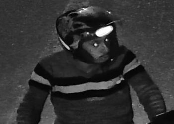 Motociclista que ajudou a roubar Iphone 15 de passageiro em Manaus é procurado pela polícia